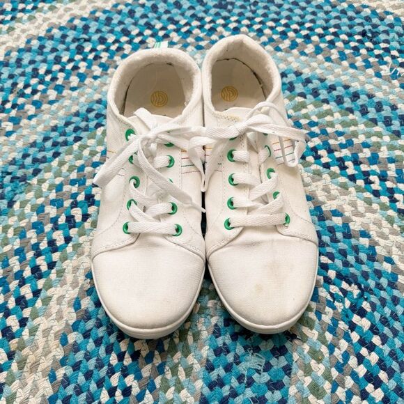 Vionic Slid On Shoes - Picture 2 of 8